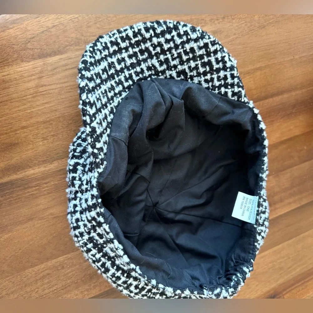 Stylish Black and White Tweed Cap